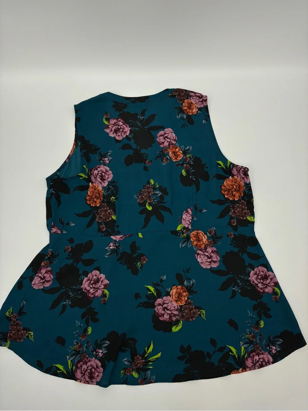 Torrid Teal Floral Tie-Front Sleeveless Top - Picture 11 of 13